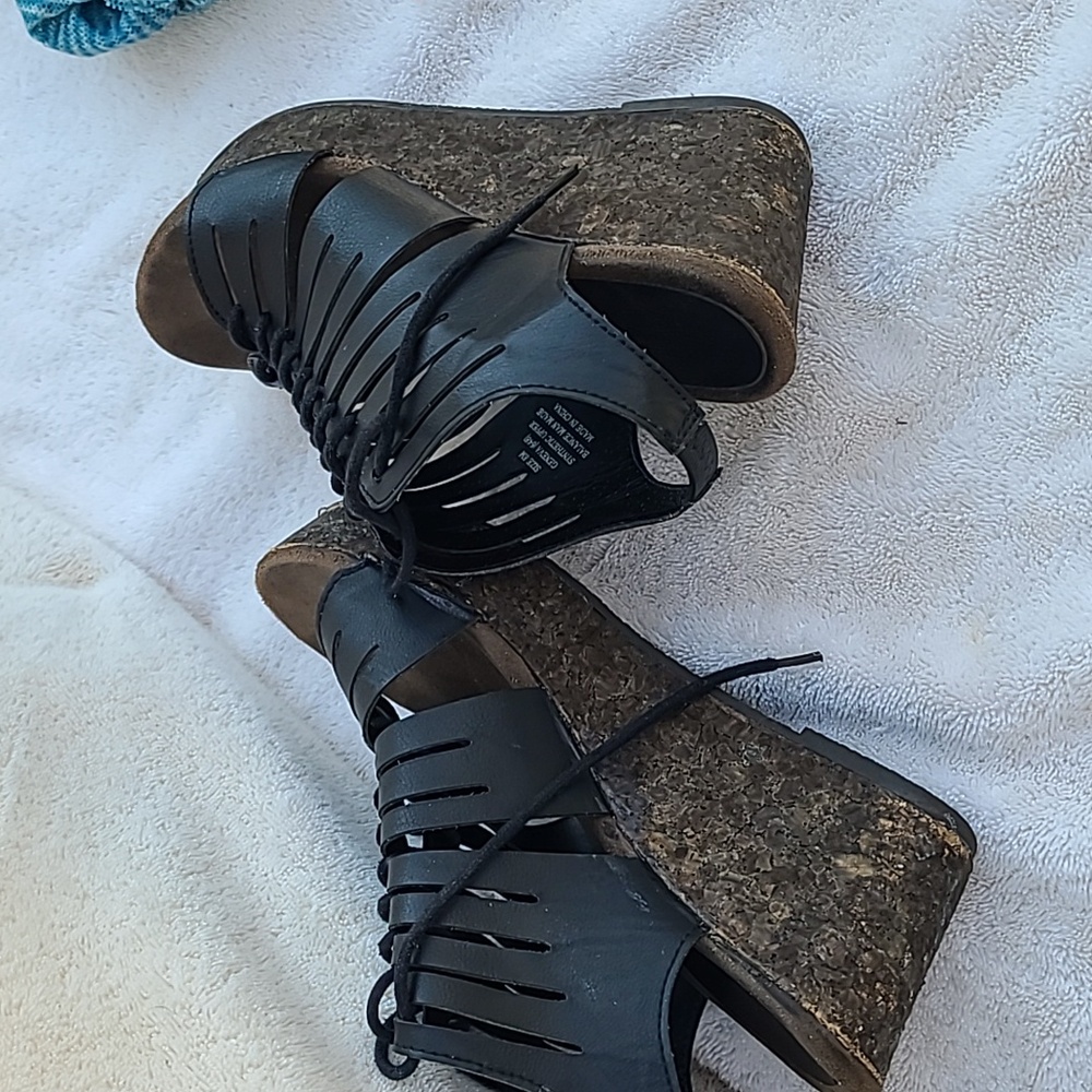 Ruffhewn Platform Sandals, Black, Size 8.
